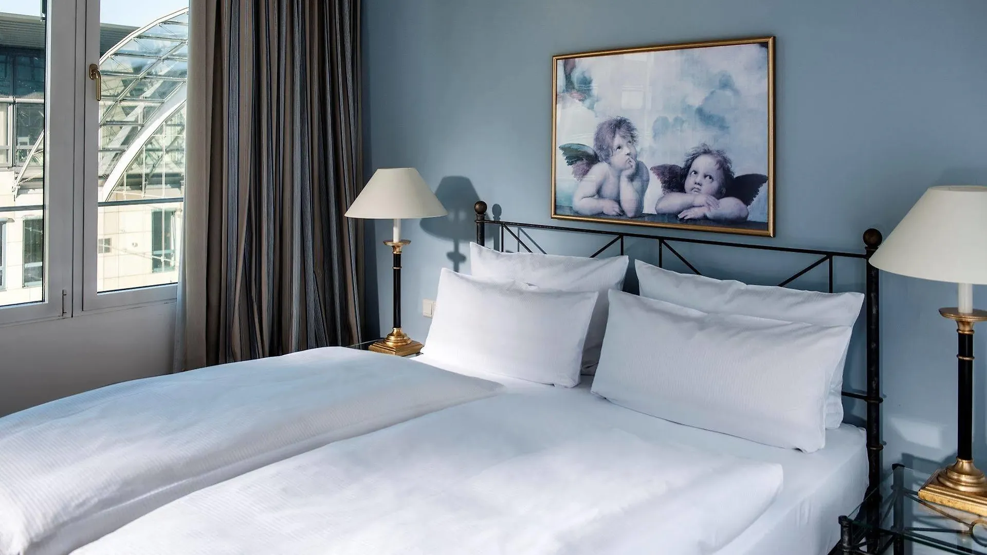 Hotel Elbflorenz Dresden 4*,
