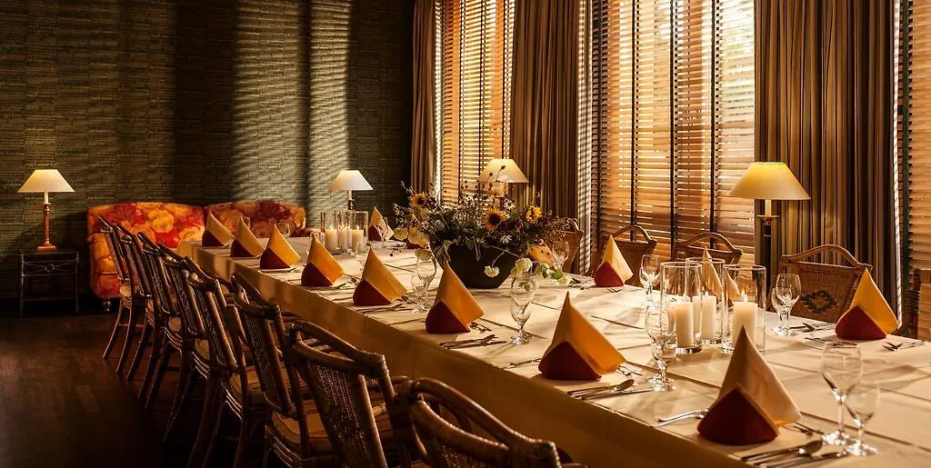 Hotel Elbflorenz Dresden 4*,