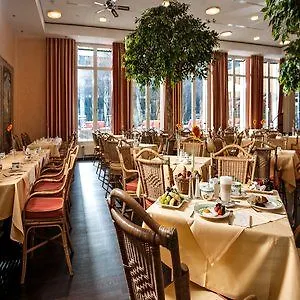 Hotel Elbflorenz Dresden 4*,